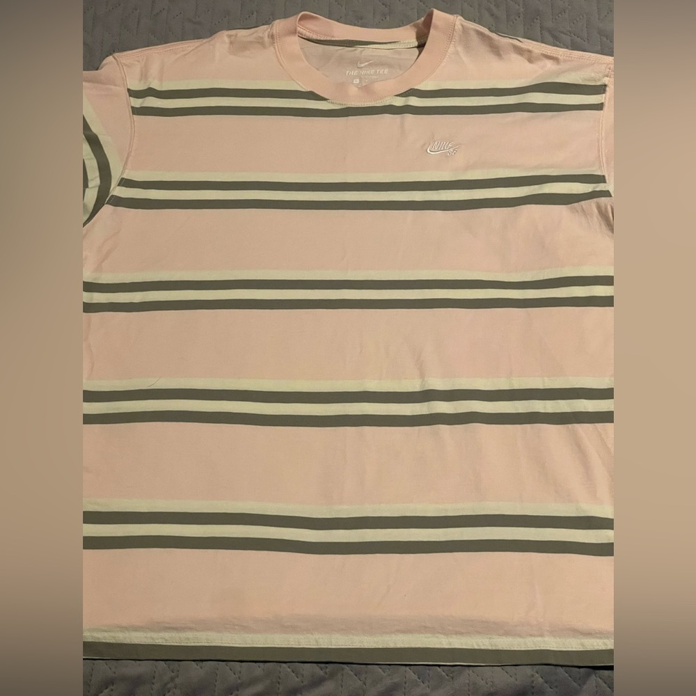 Nike SB tee shirt mens size large‎ NWOT